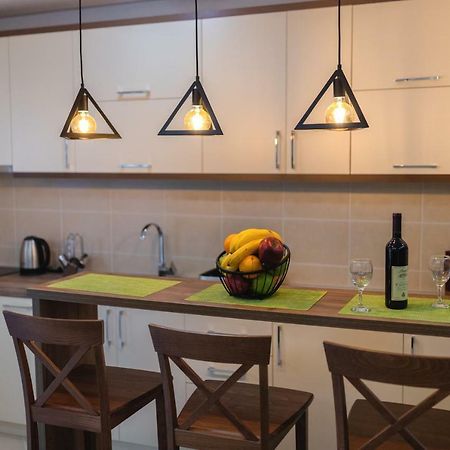 Apartmani Tref Petrovac Eksteriør billede